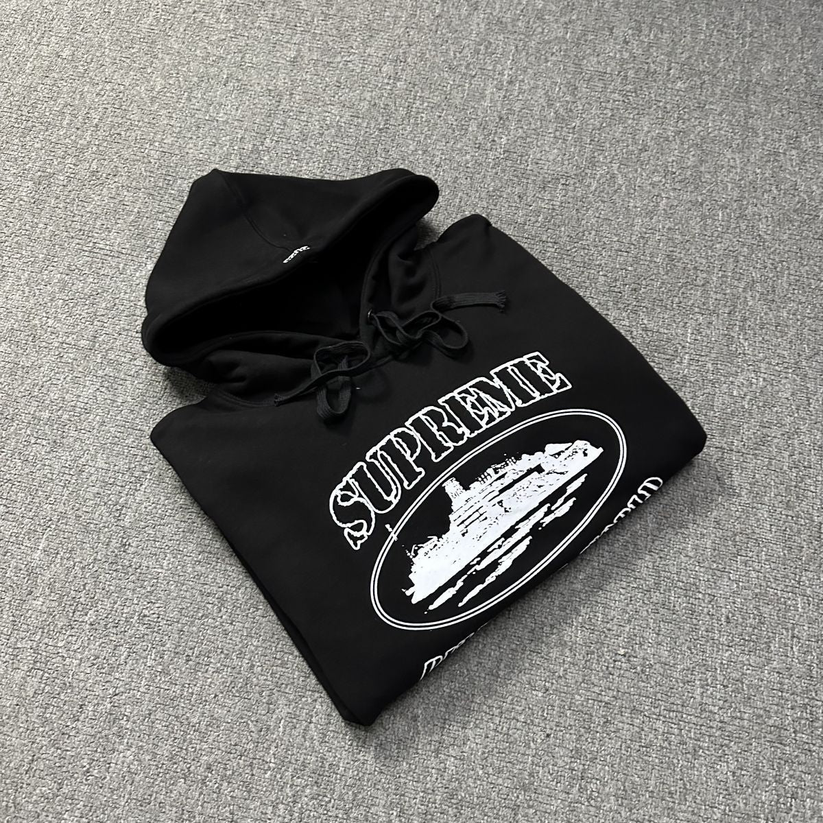Hoodie Supreme x Corteiz Noir — vue 3