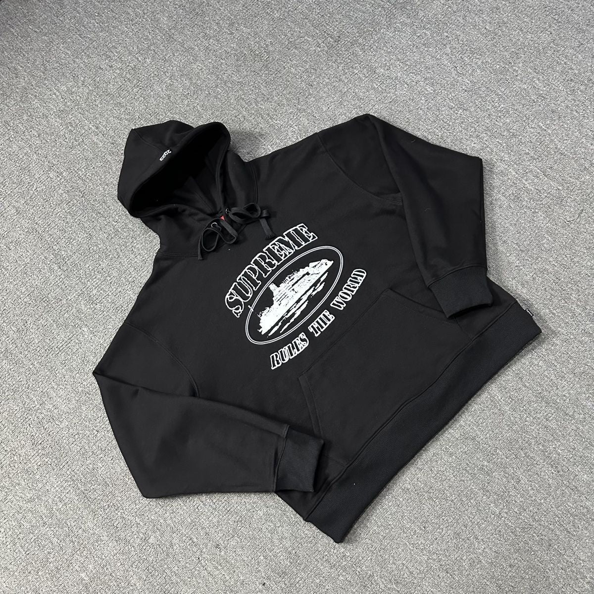 Hoodie Supreme x Corteiz Noir — vue 5