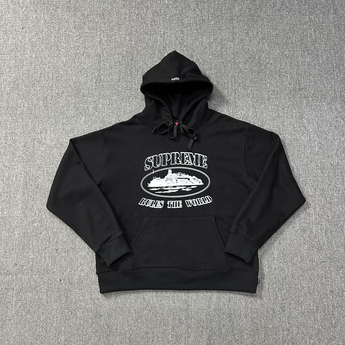Hoodie Supreme x Corteiz Noir — vue 12