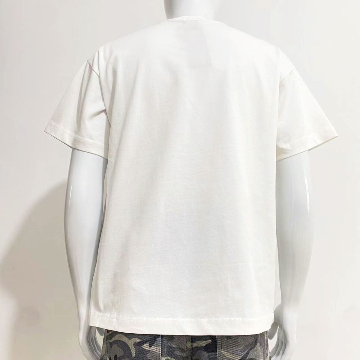 detail blanc dos