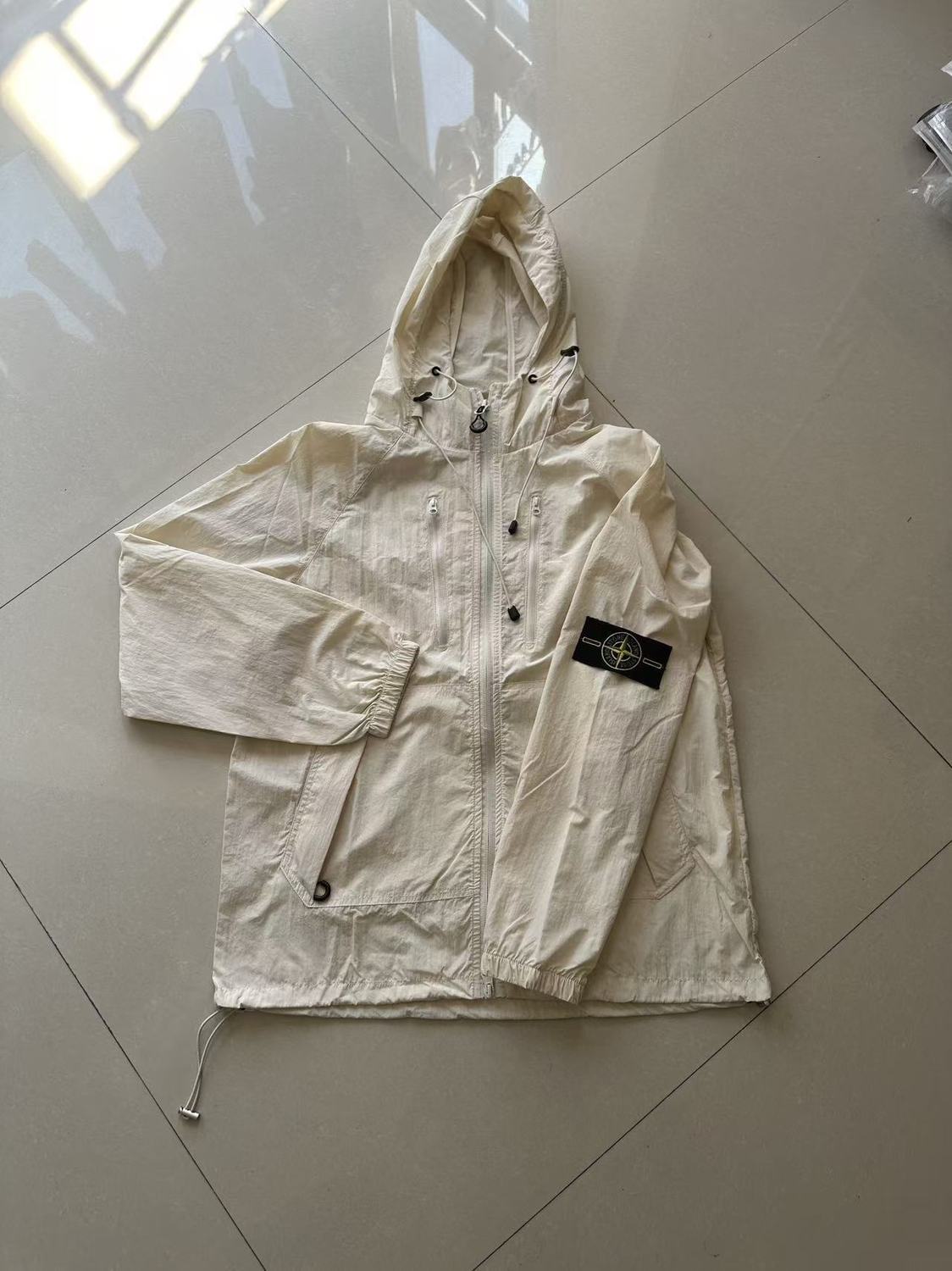 beige