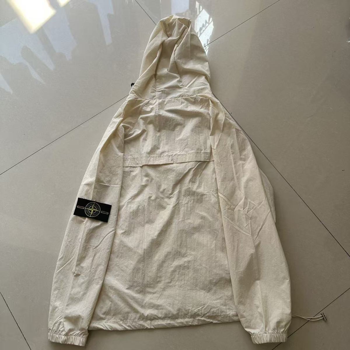 detail beige dos
