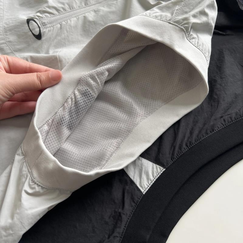 detail blanc noir flanc
