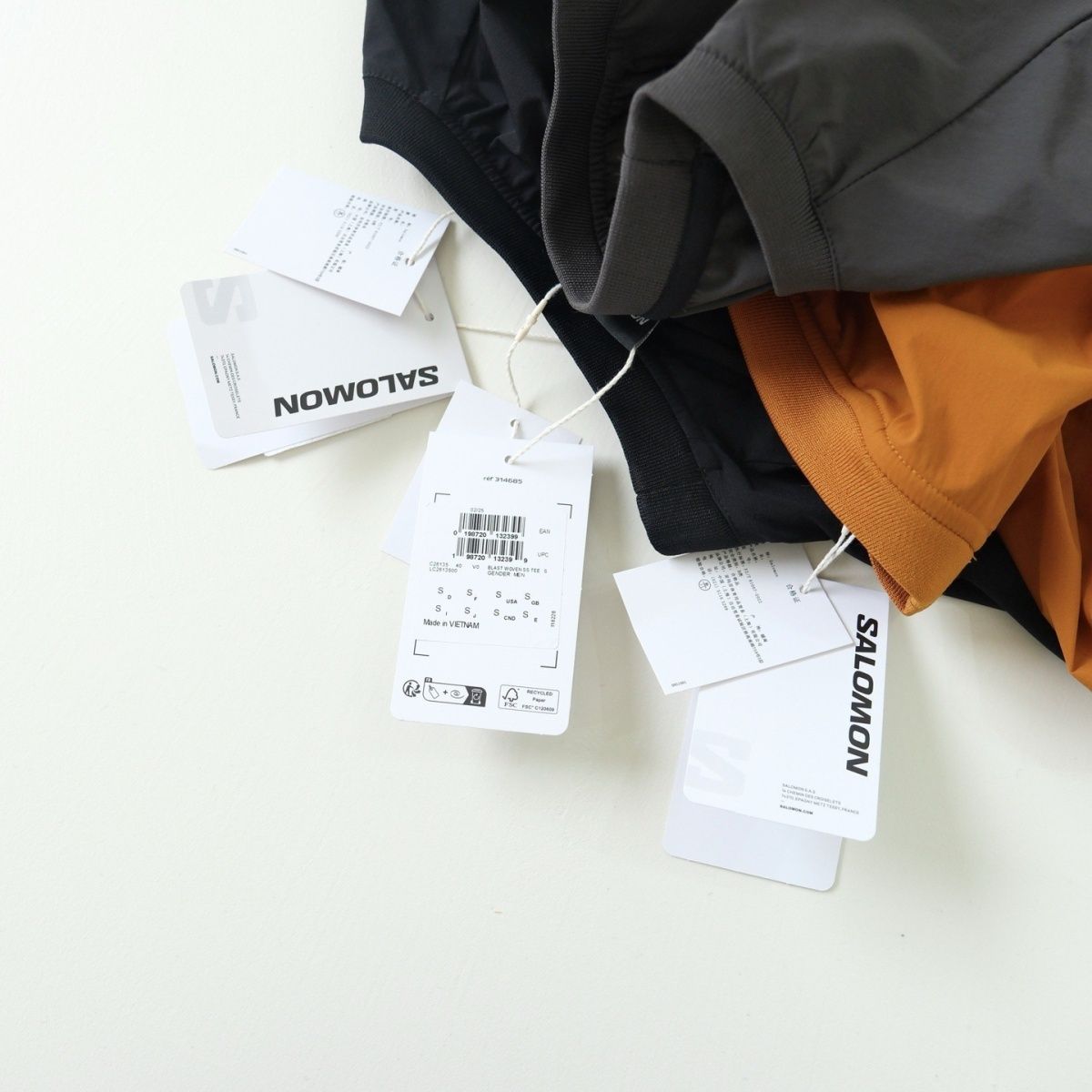 noir anthracite caramel etiquettes