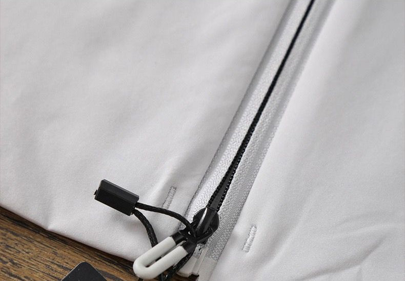 blanc detail zip
