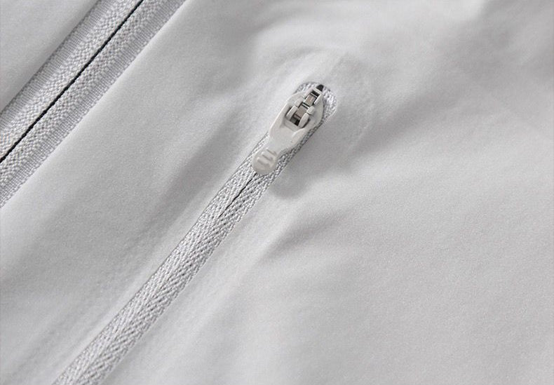 blanc detail zip poitrine