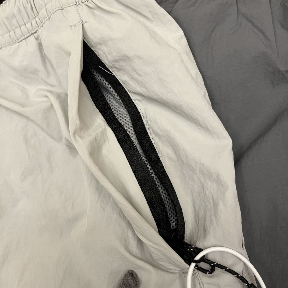 beige detail zip