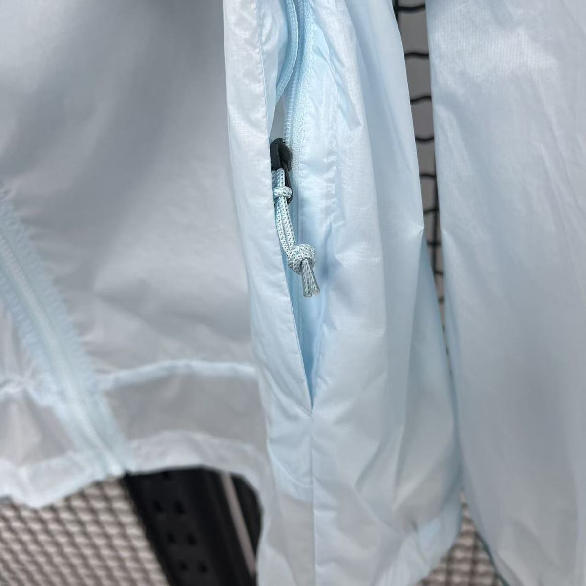 bleu glacier detail poche zip