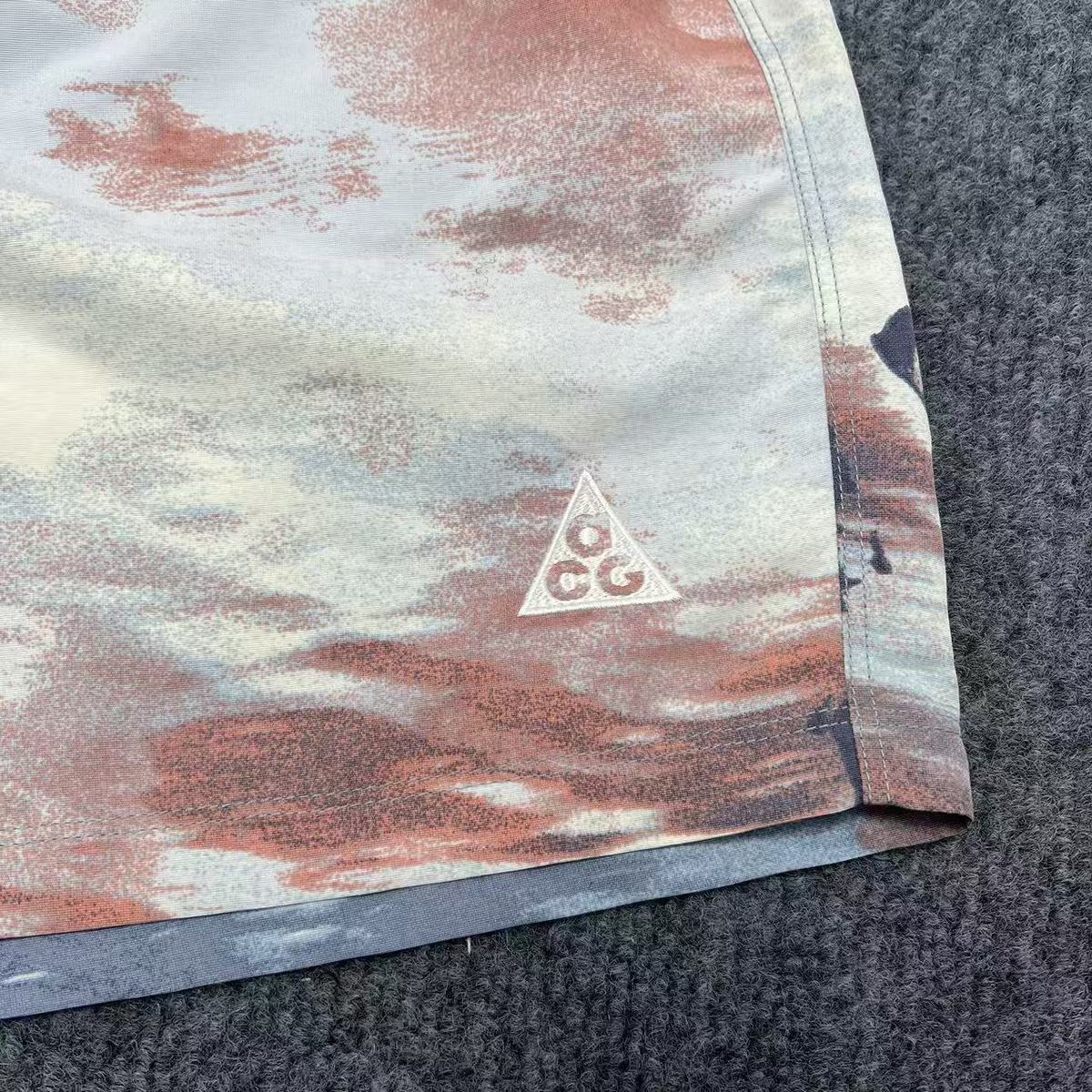 multicolore detail logo acg