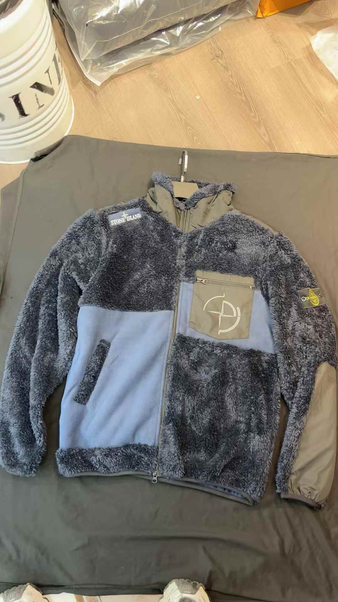 bleu front