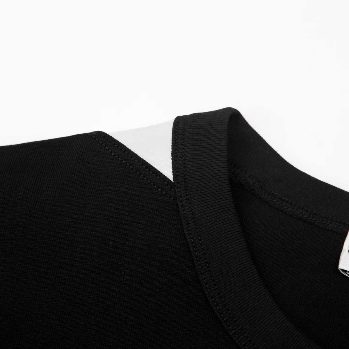 noir epaule