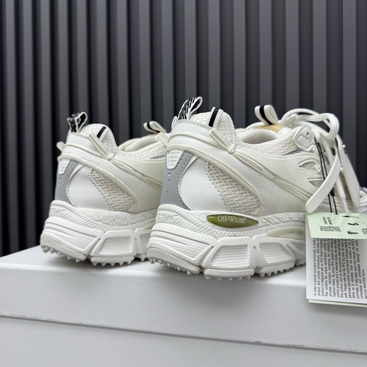 blanc detail 1