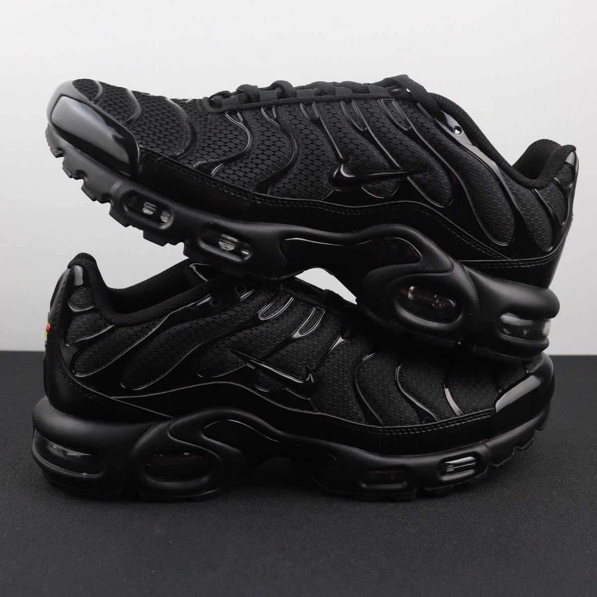 Nike TN Tuned 1 — vue 3