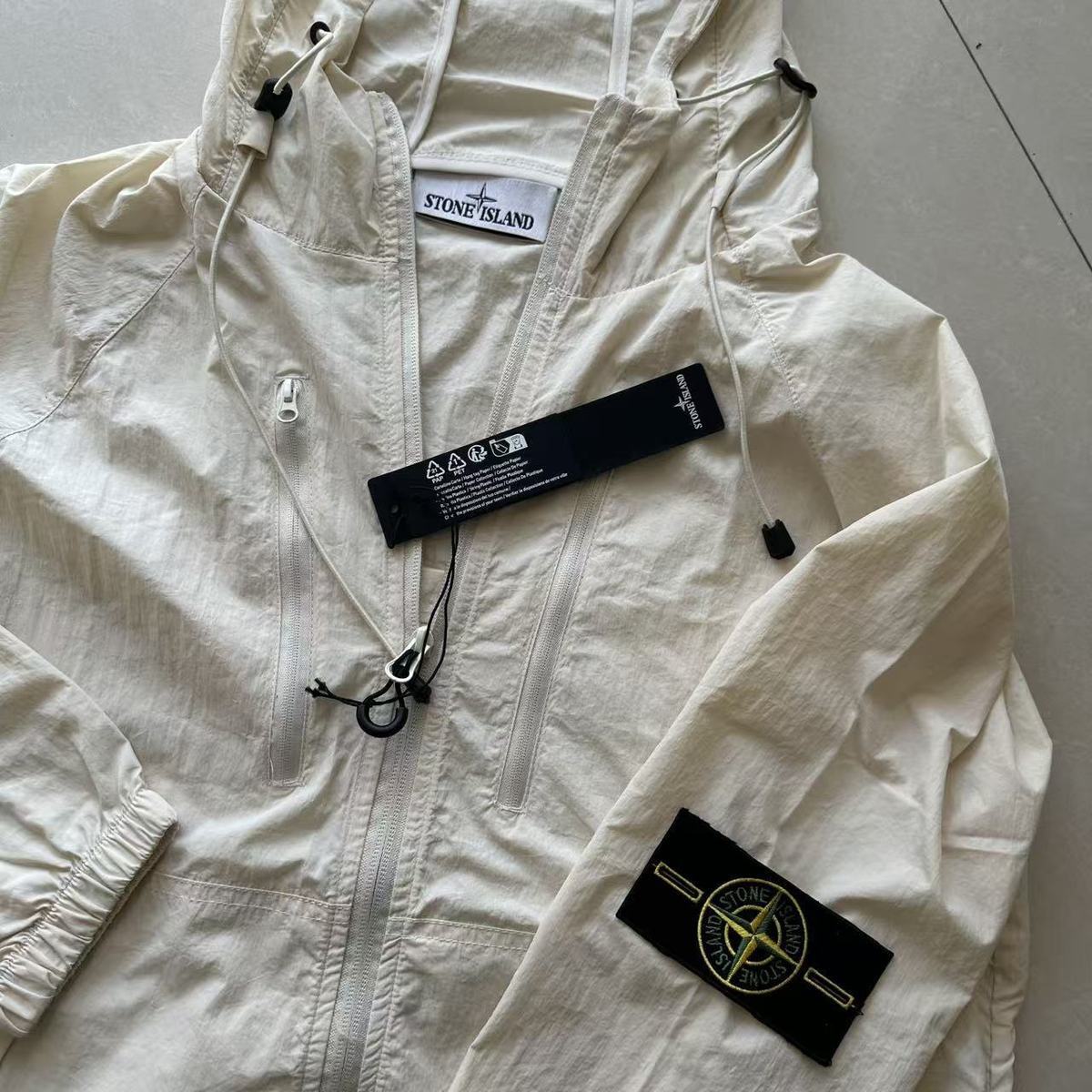 detail beige patch
