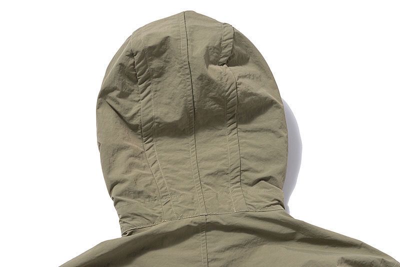 detail kaki capuche zoom
