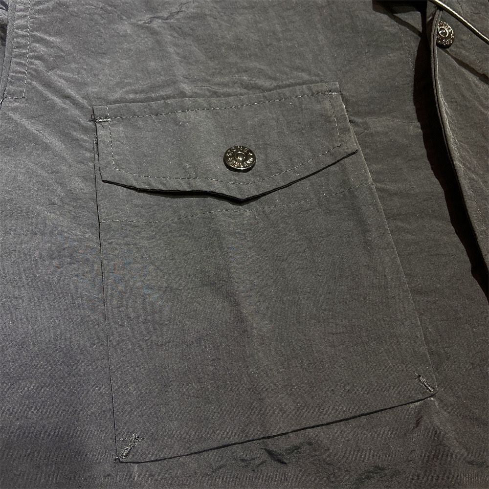 detail noir poche zoom