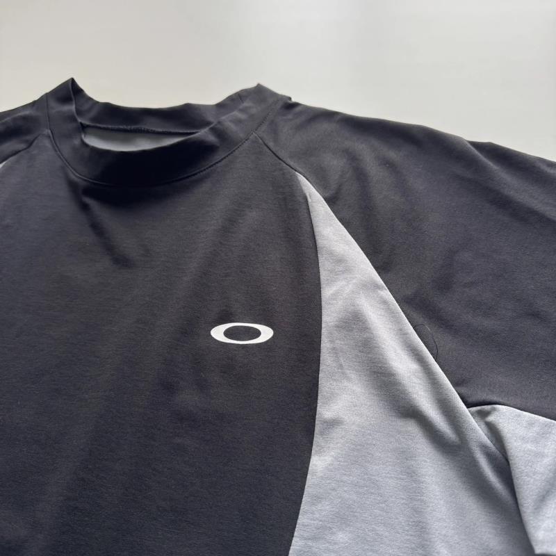 detail noir logo poitrine