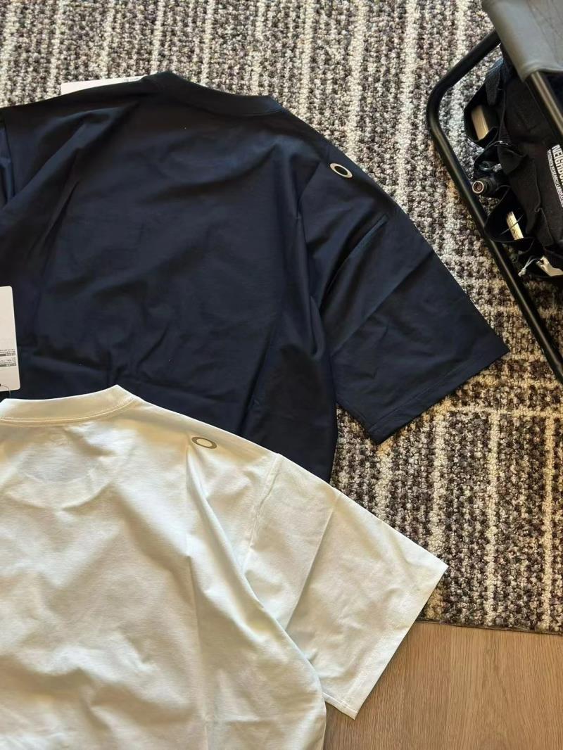 detail bleu marine etiquette woven