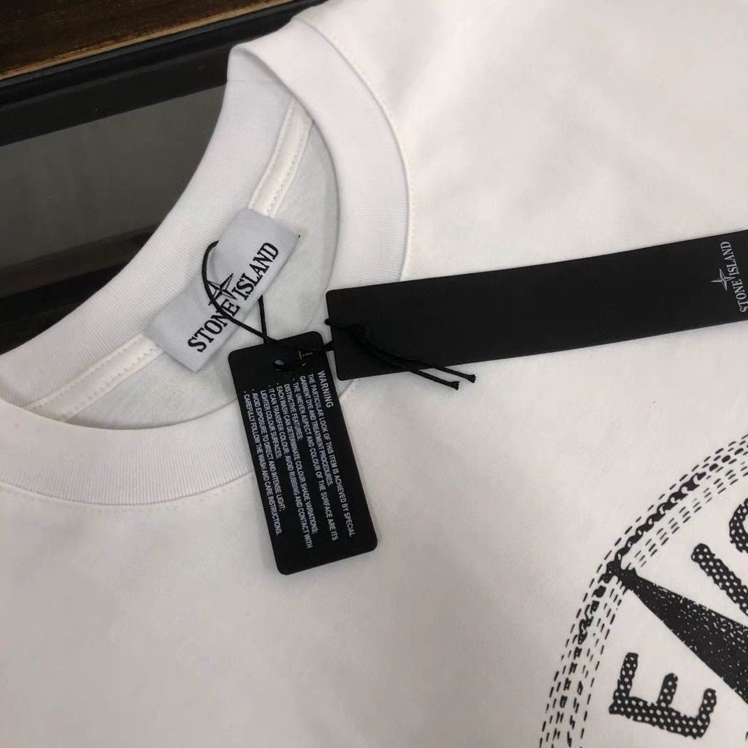 detail blanc col certilogo