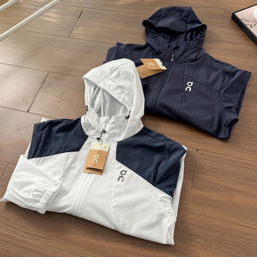 blanc detail capuche