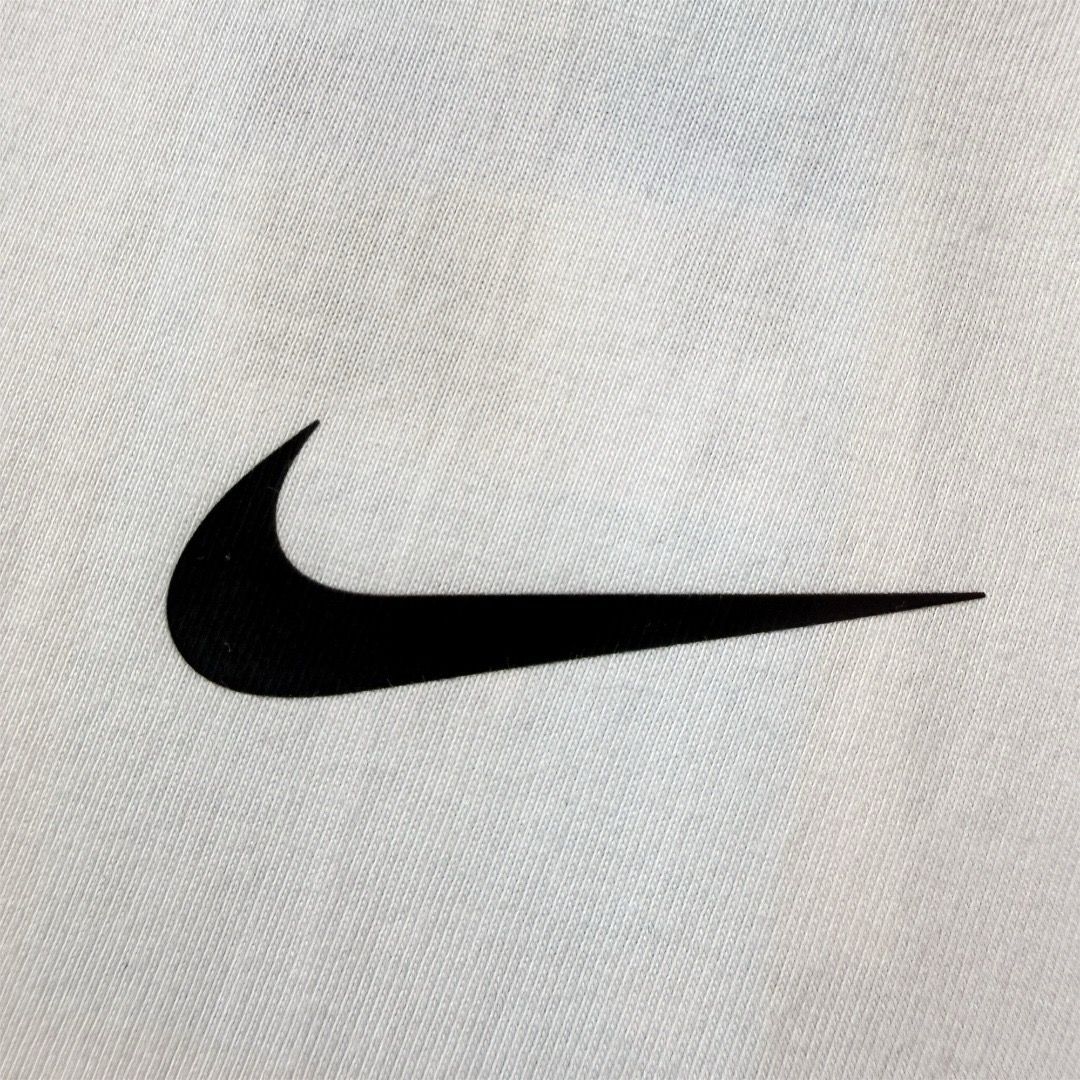 blanc detail swoosh