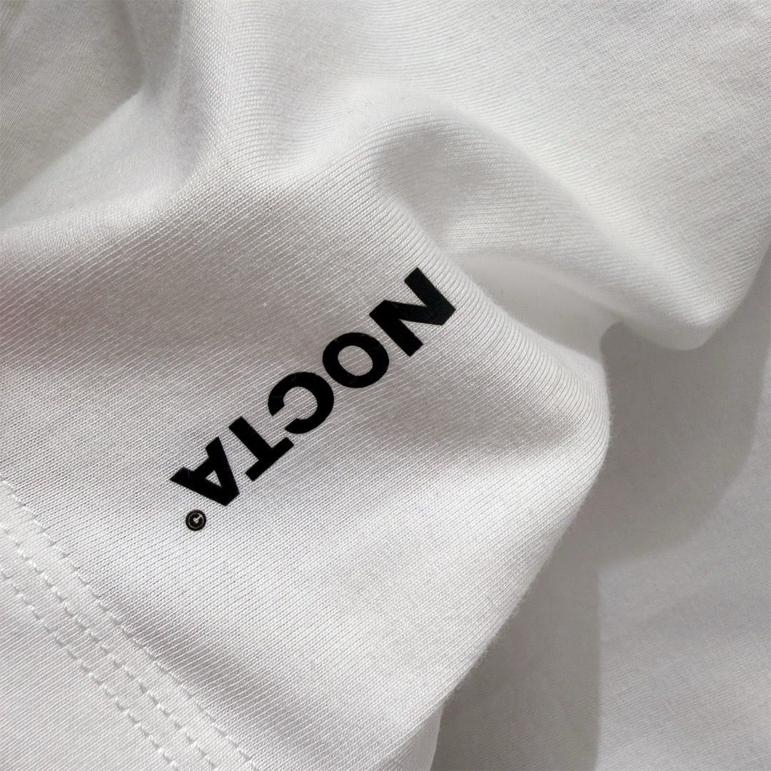 blanc detail manche