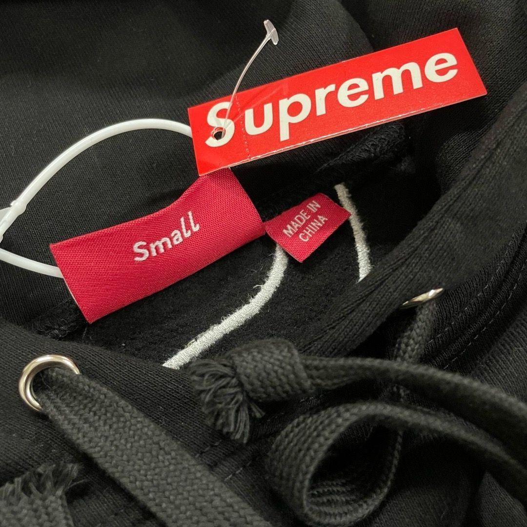 noir detail box logo tag