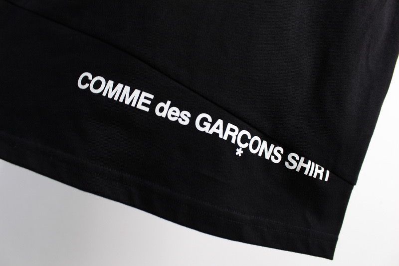 noir detail dos texte cdg 2