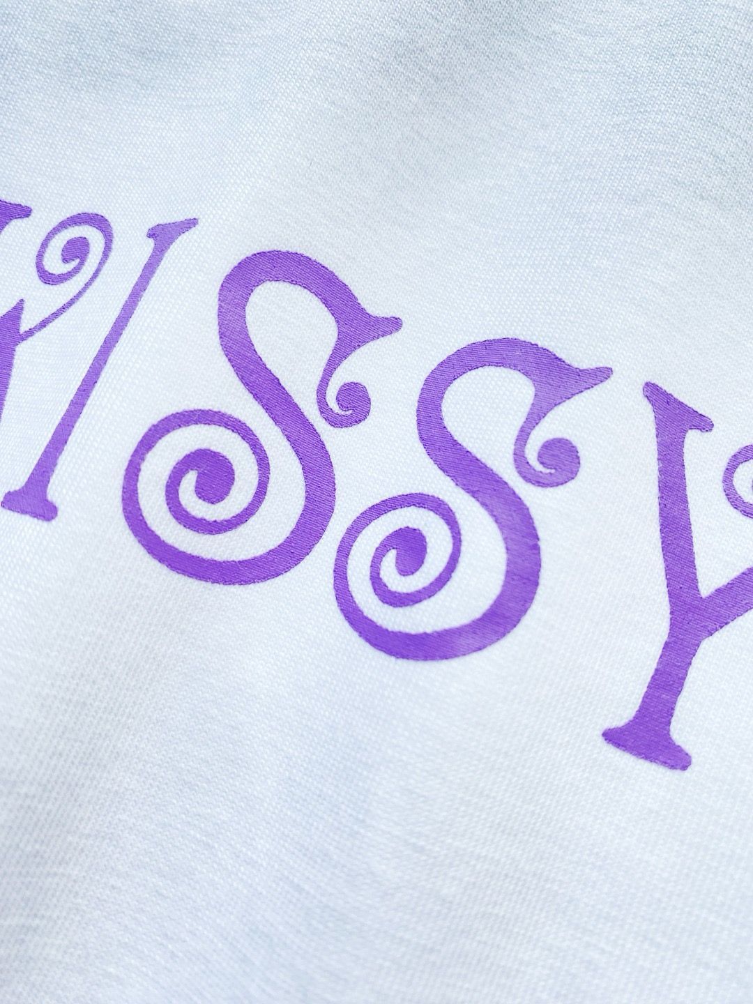 blanc detail kissy zoom