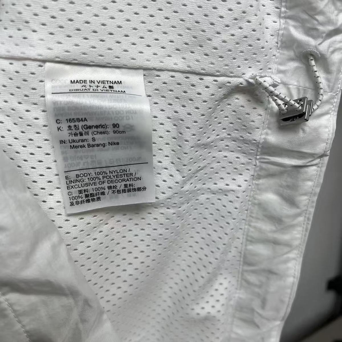 blanc detail doublure filet