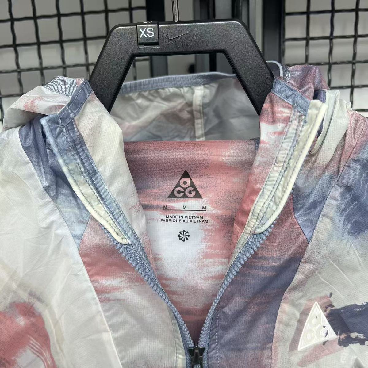 multicolore detail etiquette acg