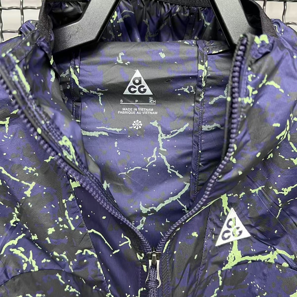 violet detail col acg interieur