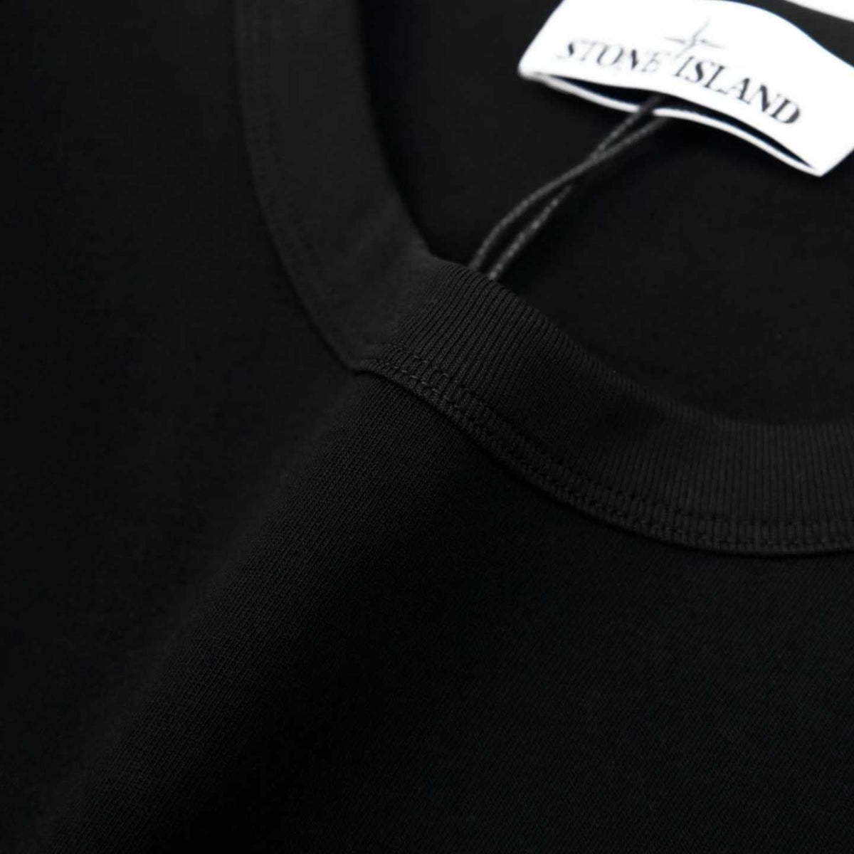 noir epaule