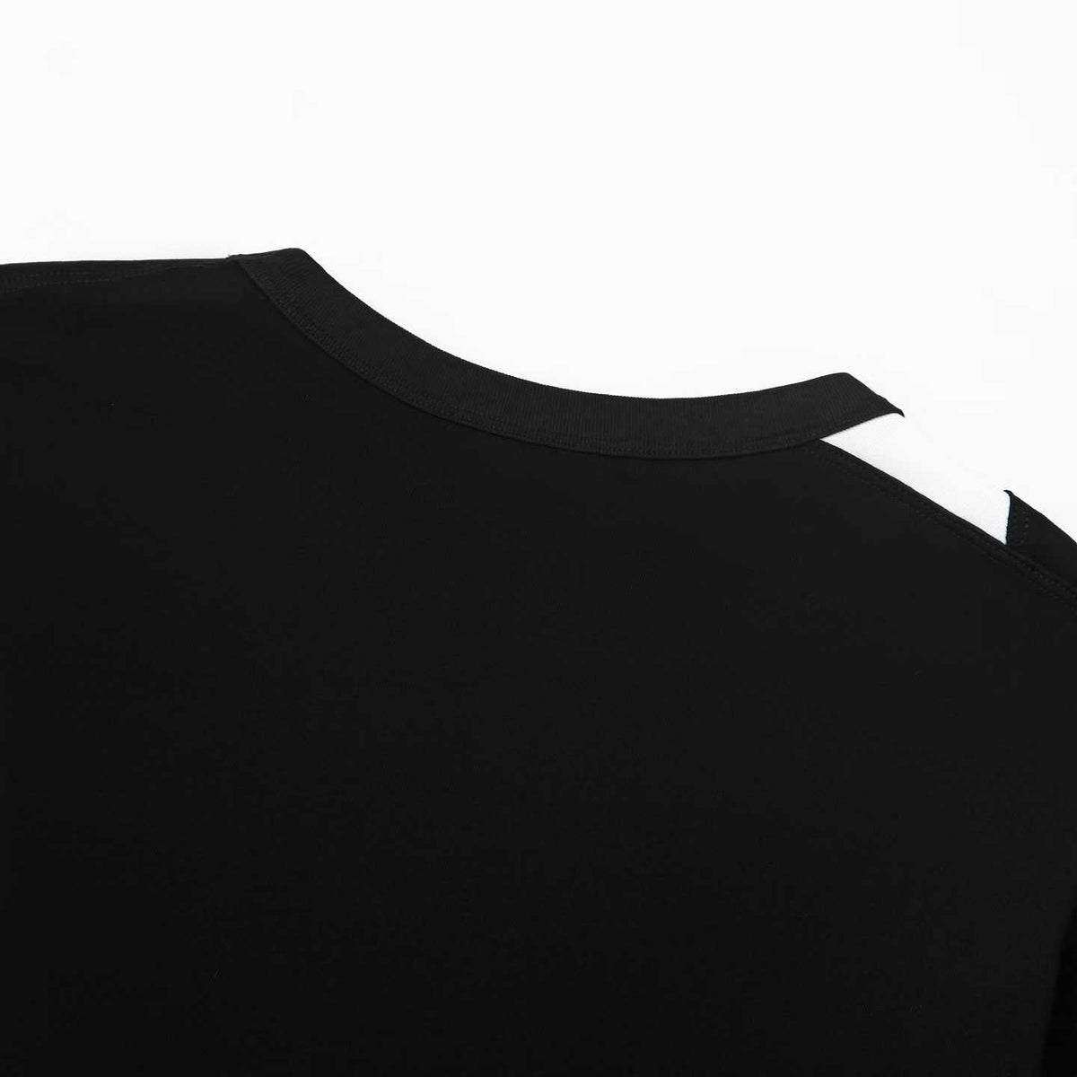 noir epaule 2