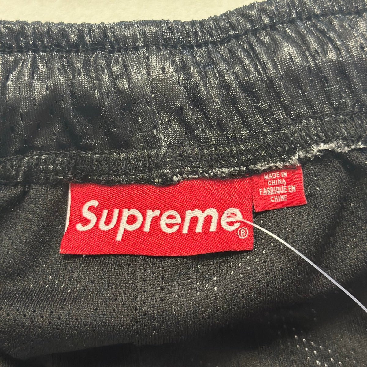 noir detail box logo