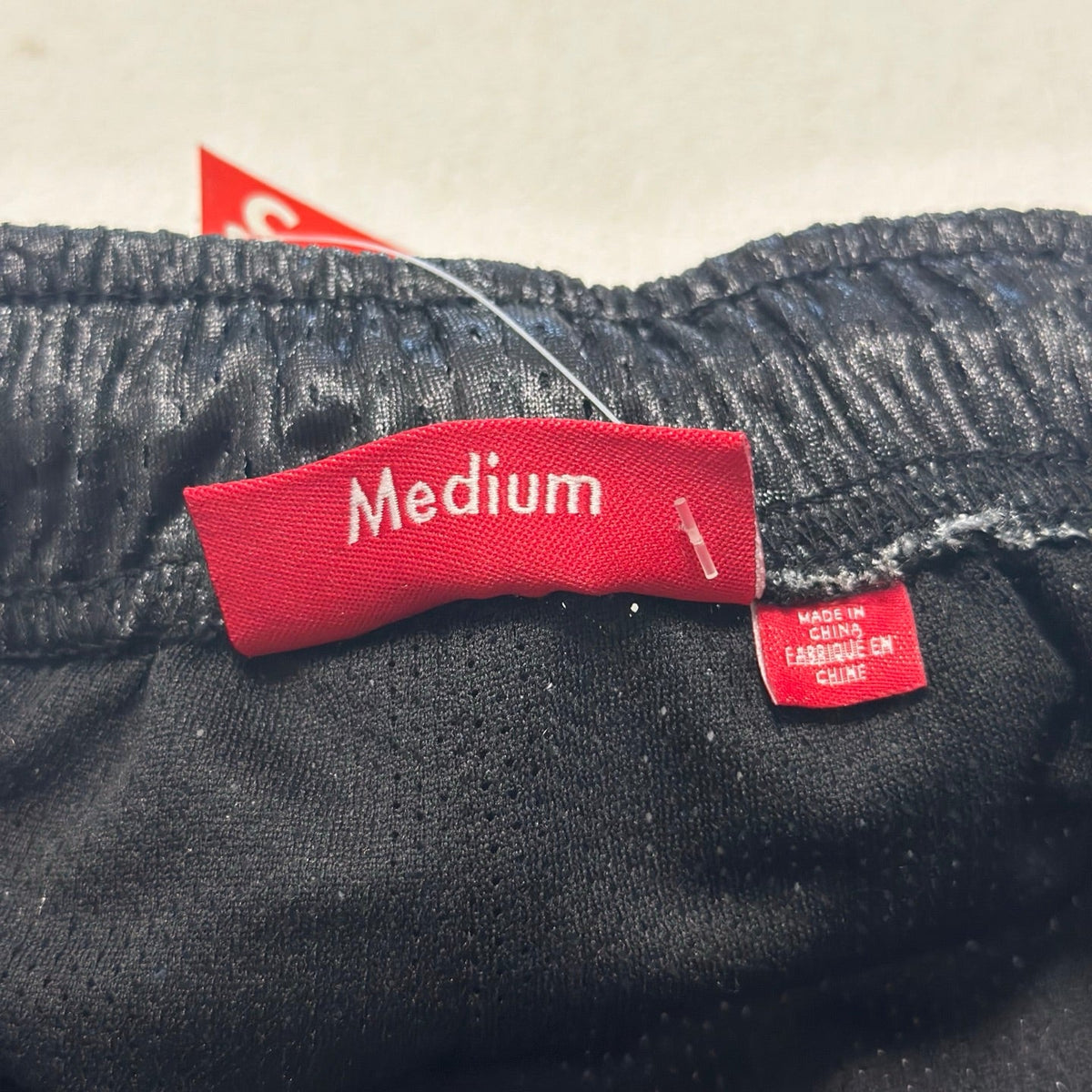 noir detail taille tab
