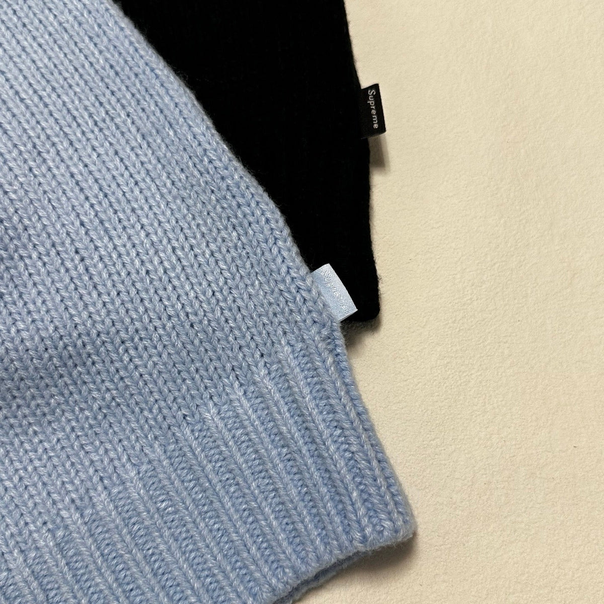 noir detail maille