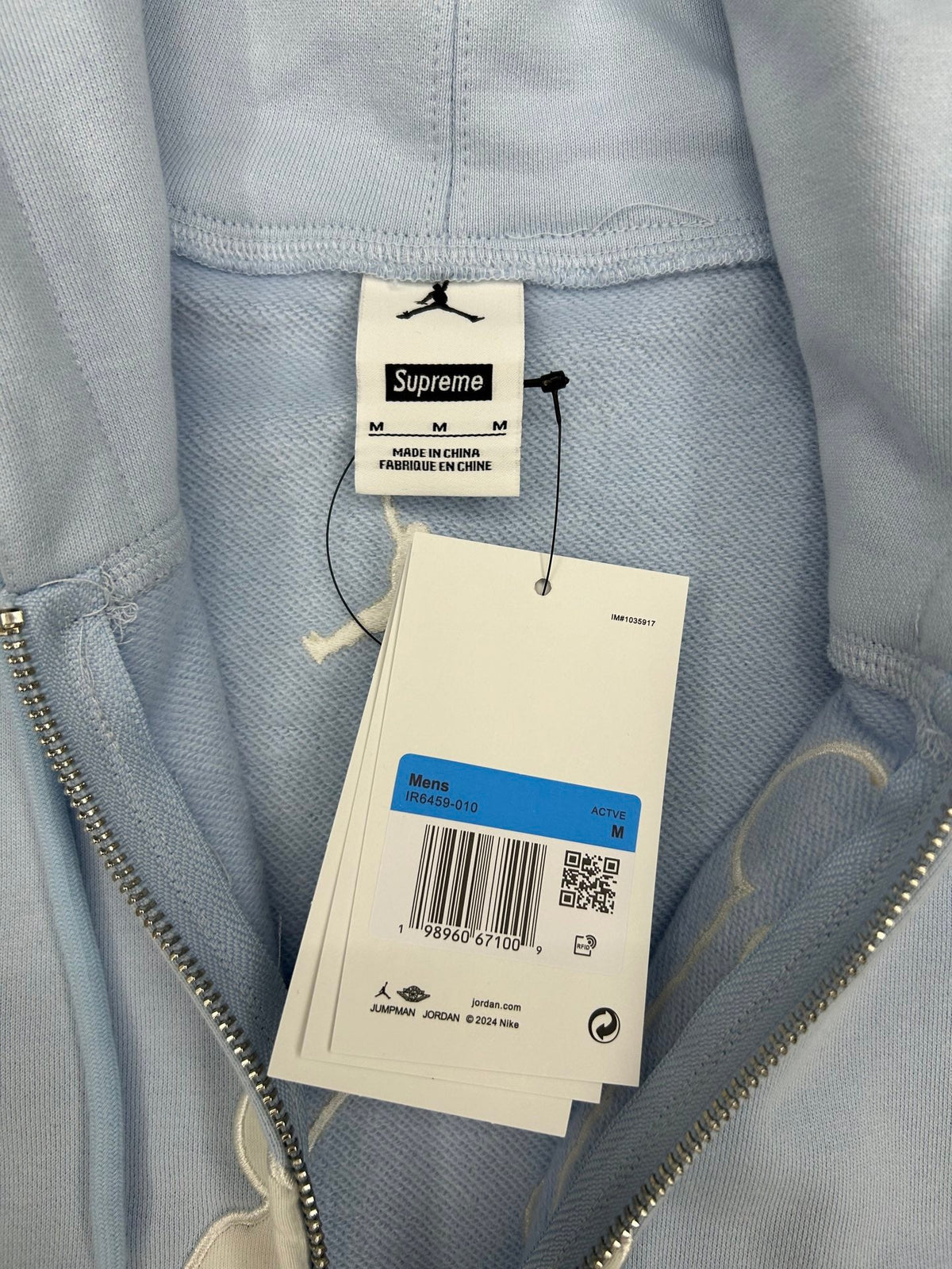 bleu ciel detail etiquette