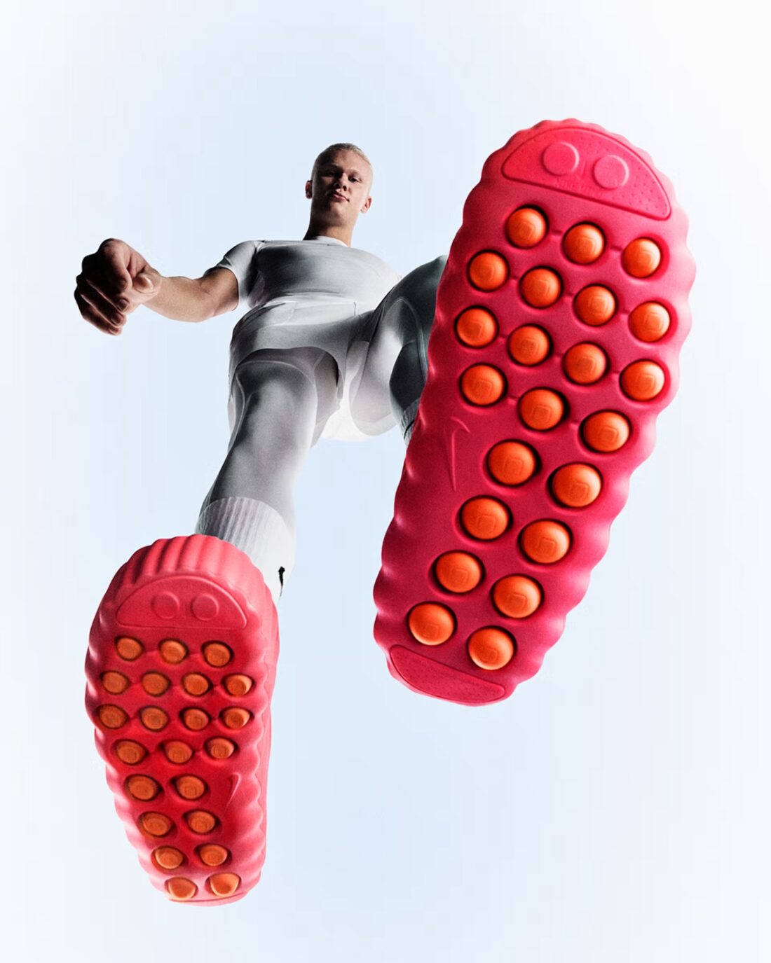 NIKE Mind 001 Solar Red — vue 3